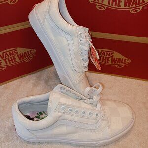Vans Men's 7/Women's 8.5 Old Skool (DIY) Checkerboard True White VN0A5KRF8AX